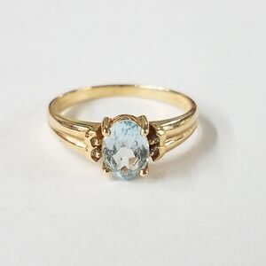 Elegant 14k Gold Ring with Topaz Gemstone